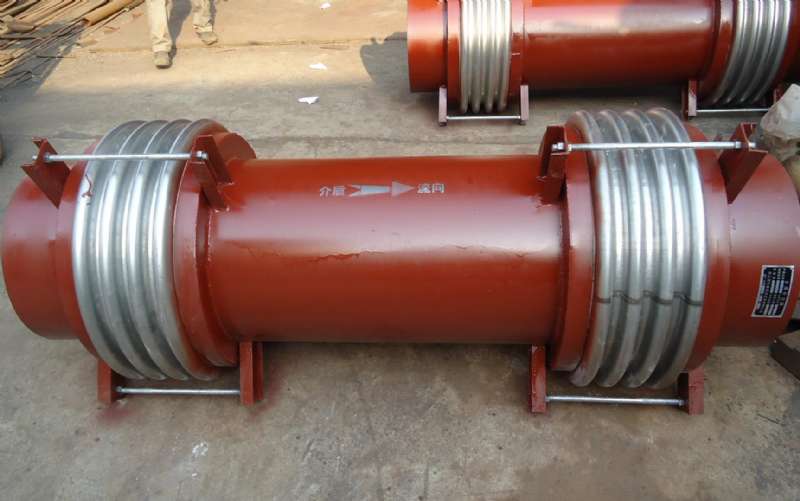 波纹保温补偿器