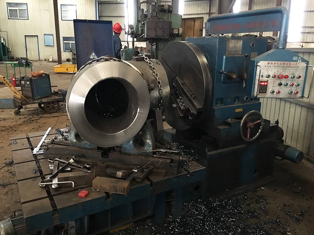 和金厚壁弯头生产场景